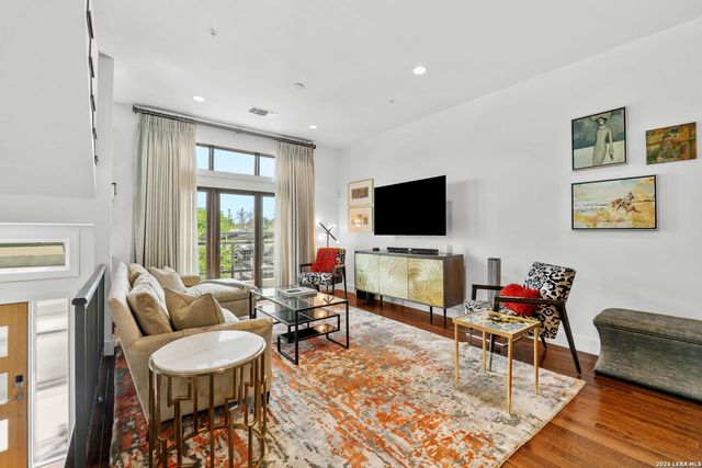 318 W Grayson St Unit 203, San Antonio, TX 78212