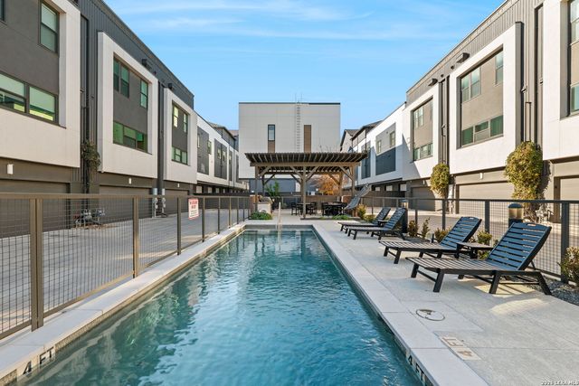 318 W Grayson St Unit 203, San Antonio, TX 78212