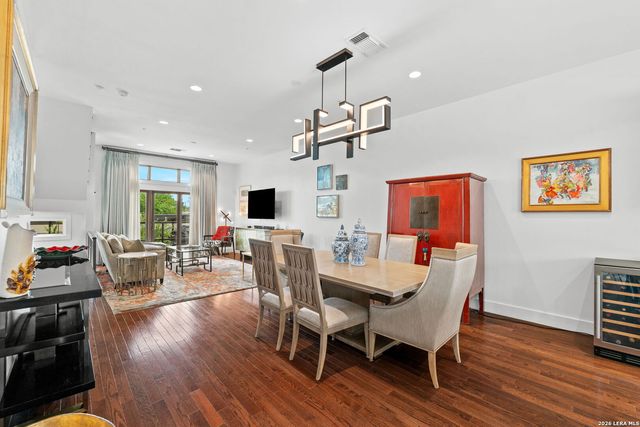 318 W Grayson St Unit 203, San Antonio, TX 78212
