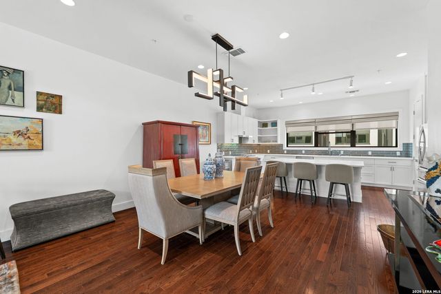 318 W Grayson St Unit 203, San Antonio, TX 78212