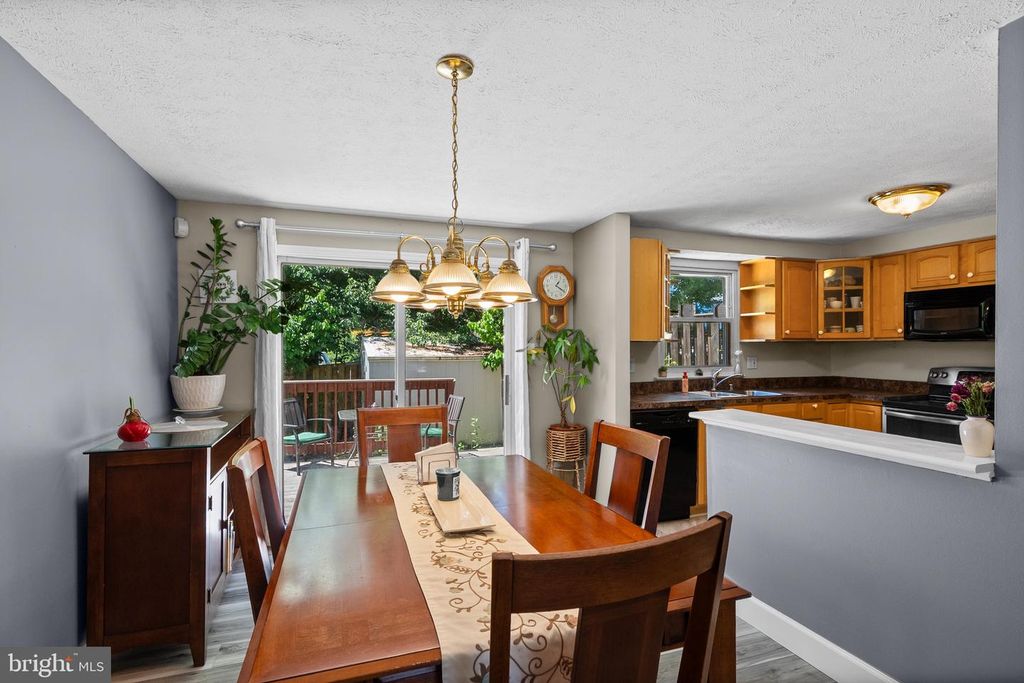 Image 11 of property listing at 9201 WILBUR CT, Columbia, MD 21046