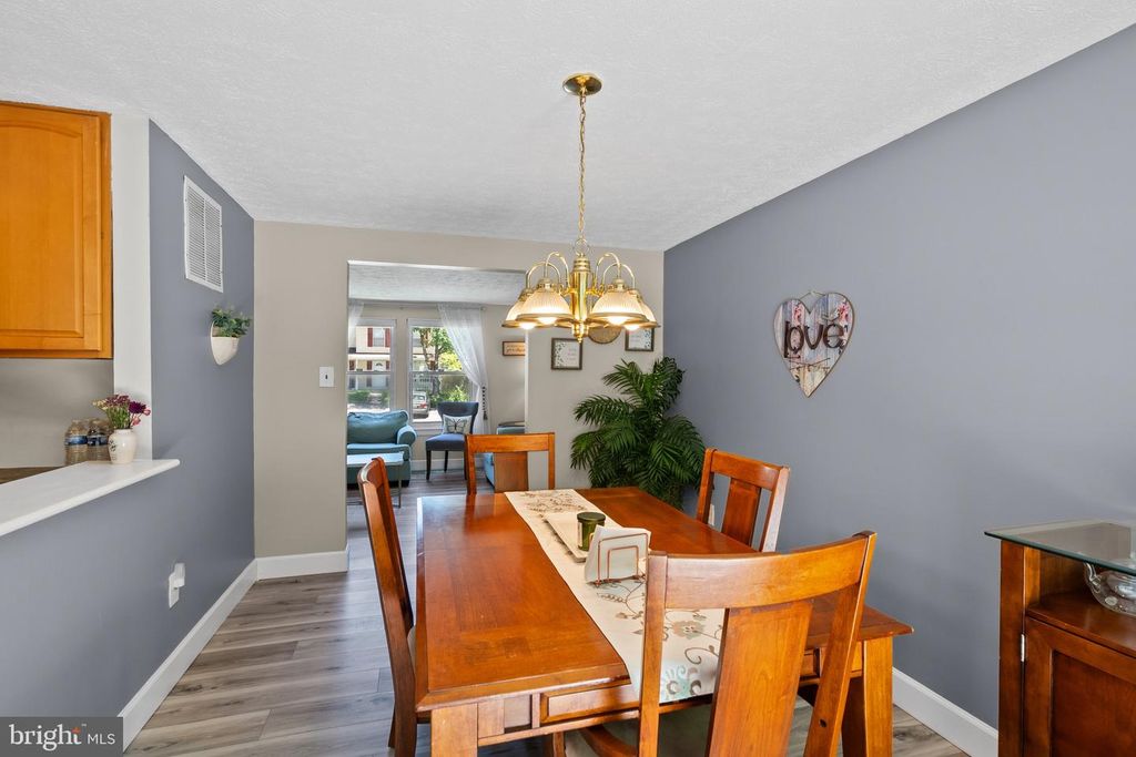 Image 12 of property listing at 9201 WILBUR CT, Columbia, MD 21046
