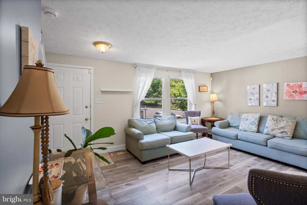 Image 14 of property listing at 9201 WILBUR CT, Columbia, MD 21046
