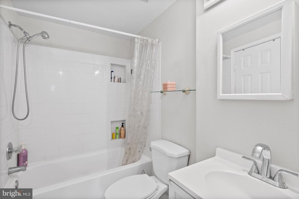 Image 23 of property listing at 9201 WILBUR CT, Columbia, MD 21046