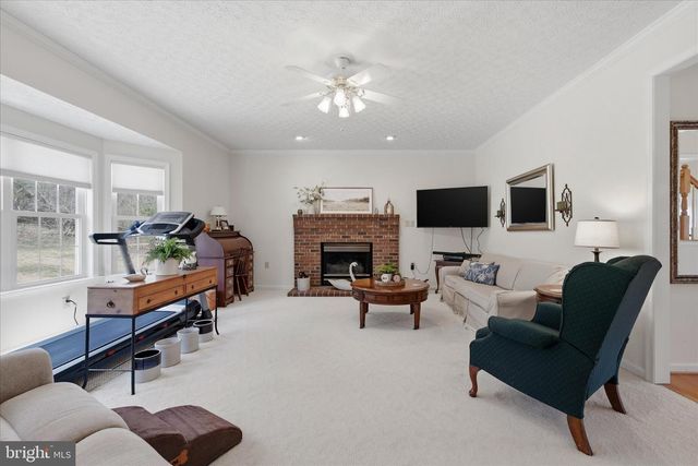 155 BUNCHBERRY RIDGE CT, Stephens City, VA 22655