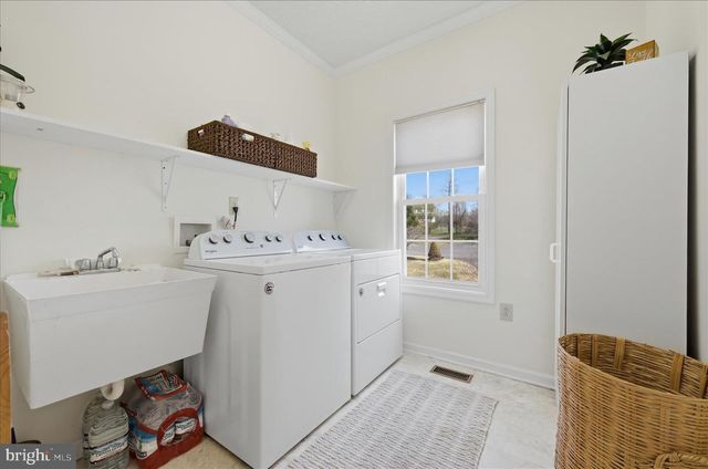 155 BUNCHBERRY RIDGE CT, Stephens City, VA 22655