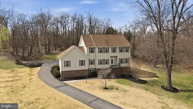 155 BUNCHBERRY RIDGE CT, Stephens City, VA 22655