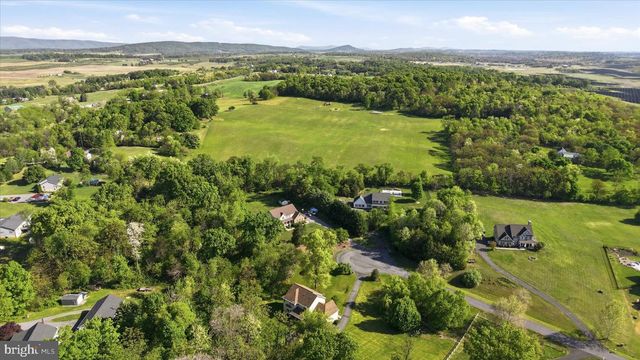 155 BUNCHBERRY RIDGE CT, Stephens City, VA 22655