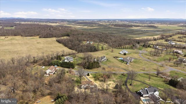 155 BUNCHBERRY RIDGE CT, Stephens City, VA 22655