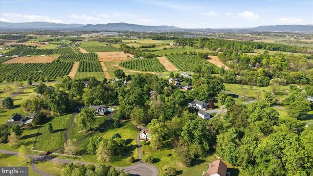 155 BUNCHBERRY RIDGE CT, Stephens City, VA 22655