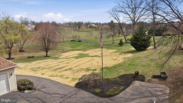 155 BUNCHBERRY RIDGE CT, Stephens City, VA 22655