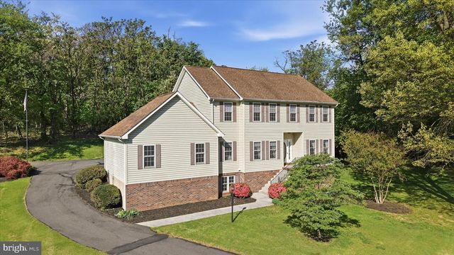 155 BUNCHBERRY RIDGE CT, Stephens City, VA 22655