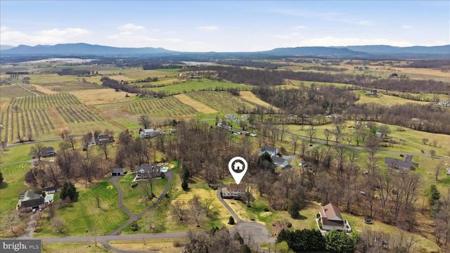 155 BUNCHBERRY RIDGE CT, Stephens City, VA 22655