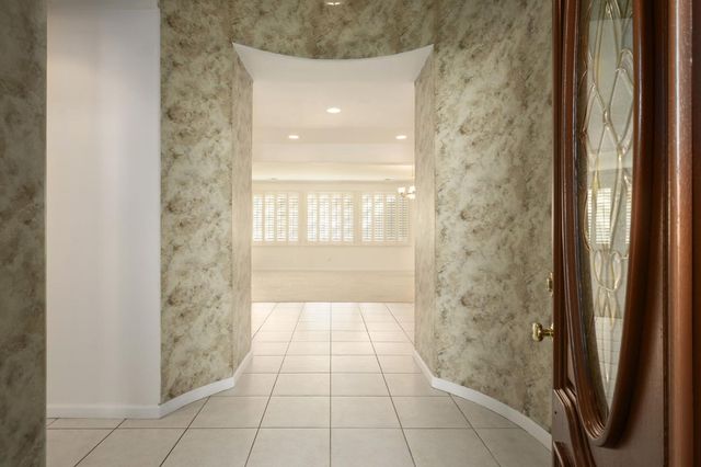 2452 E Marquise Court, Fresno, CA 93720