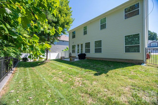 424 Planters Way, Mount Holly, NC 28120