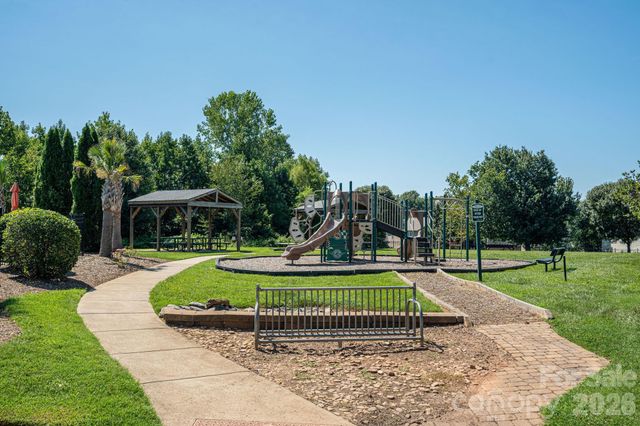 424 Planters Way, Mount Holly, NC 28120