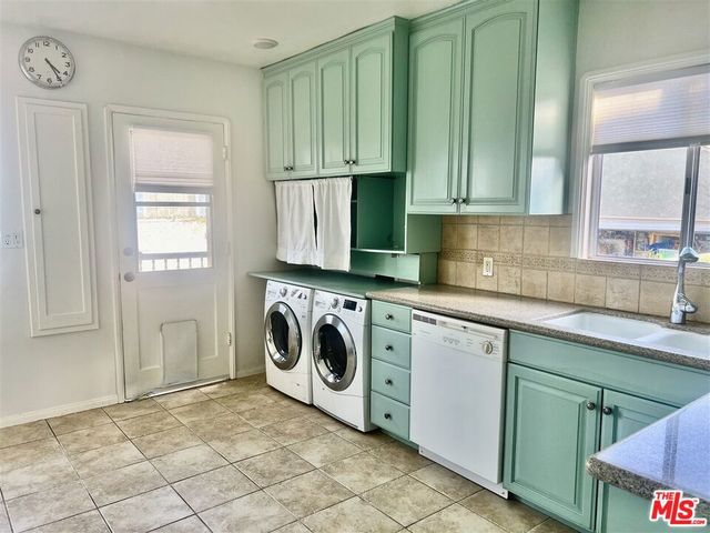 6426 W 83rd Street, Los Angeles, CA 90045