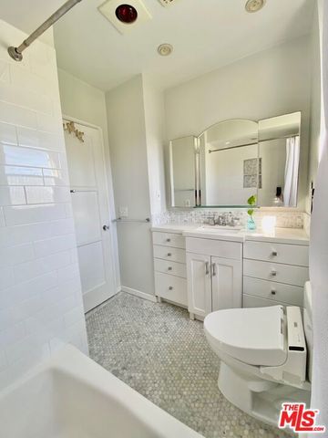 6426 W 83rd Street, Los Angeles, CA 90045