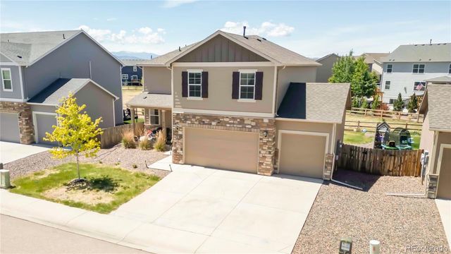 914 Charlton Drive, Windsor, CO 80550
