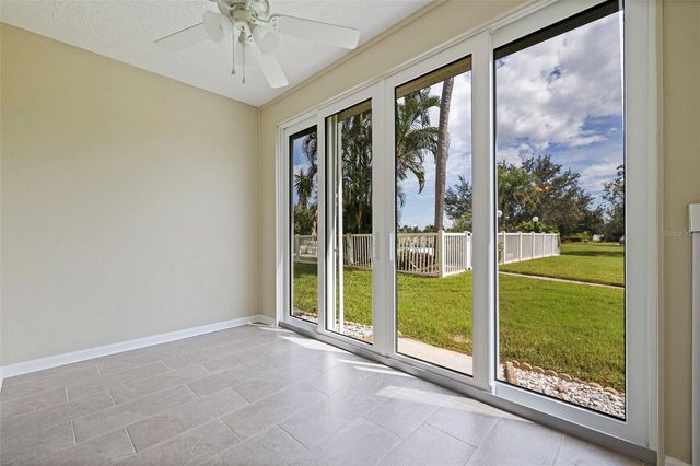 4595 CHANCELLOR STREET NE 105, St Petersburg, FL 33703