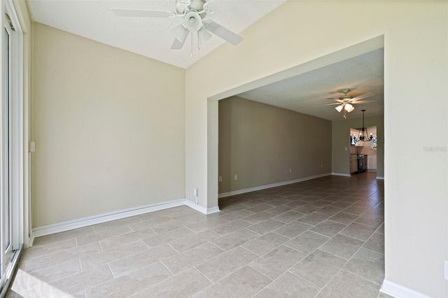 4595 CHANCELLOR STREET NE 105, St Petersburg, FL 33703
