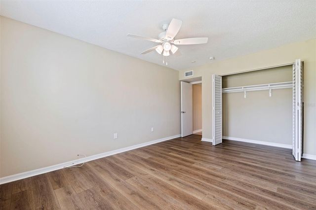 4595 CHANCELLOR STREET NE 105, St Petersburg, FL 33703