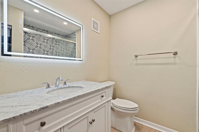 4595 CHANCELLOR STREET NE 105, St Petersburg, FL 33703