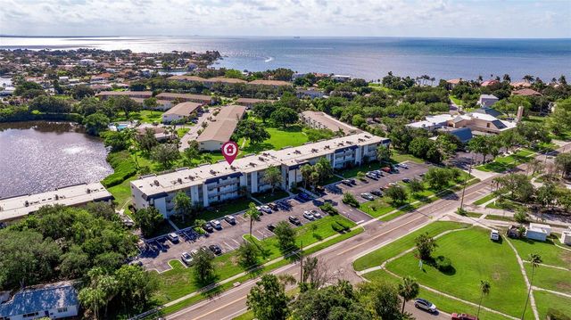 4595 CHANCELLOR STREET NE 105, St Petersburg, FL 33703
