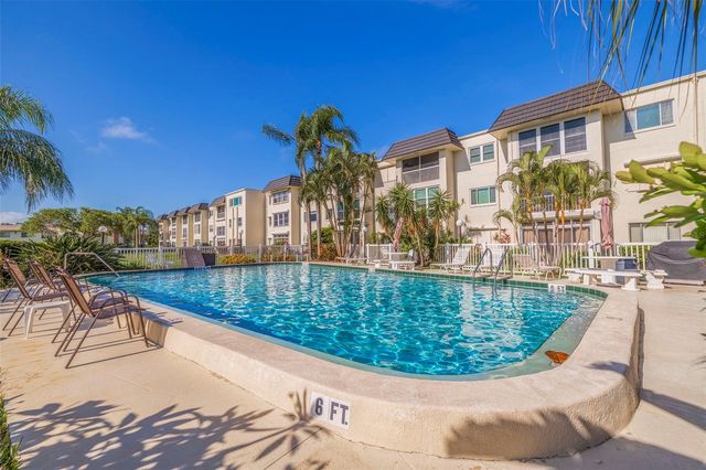 4595 CHANCELLOR STREET NE 105, St Petersburg, FL 33703