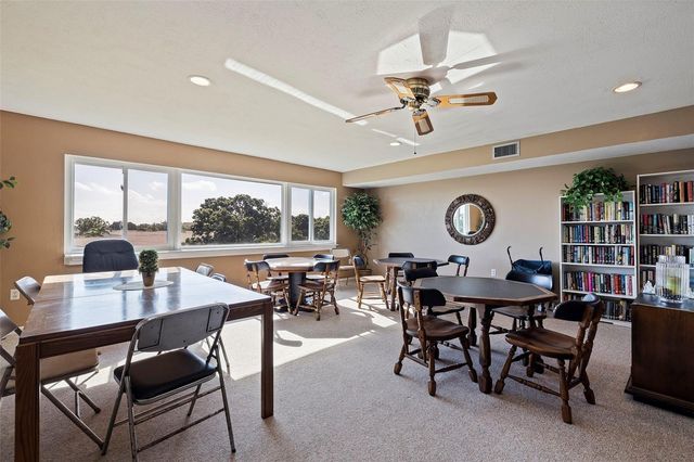 4595 CHANCELLOR STREET NE 105, St Petersburg, FL 33703