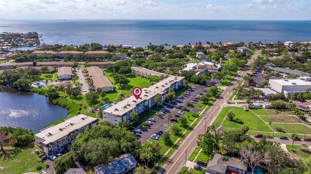 4595 CHANCELLOR STREET NE 105, St Petersburg, FL 33703