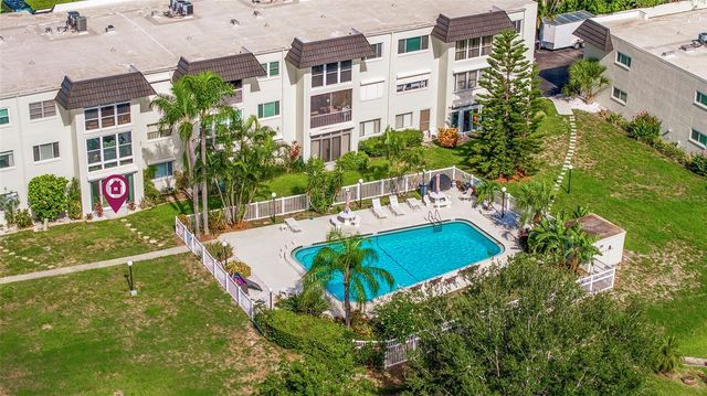 4595 CHANCELLOR STREET NE 105, St Petersburg, FL 33703