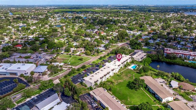 4595 CHANCELLOR STREET NE 105, St Petersburg, FL 33703