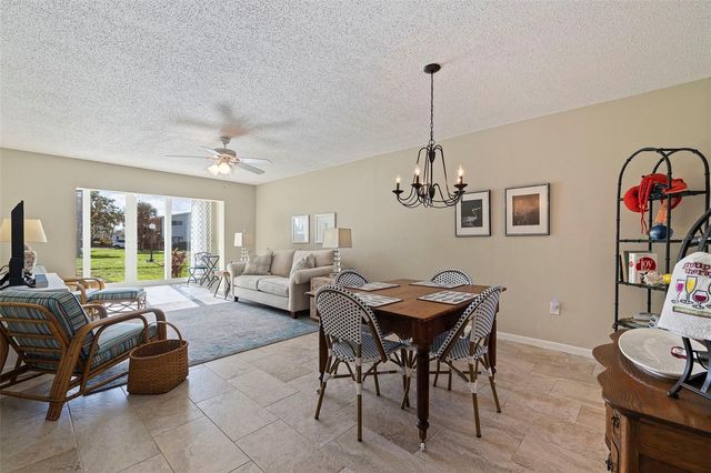 4595 CHANCELLOR STREET NE 105, St Petersburg, FL 33703