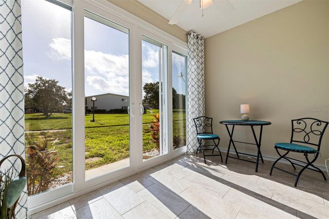4595 CHANCELLOR STREET NE 105, St Petersburg, FL 33703