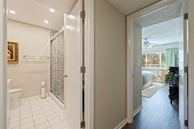 4595 CHANCELLOR STREET NE 105, St Petersburg, FL 33703