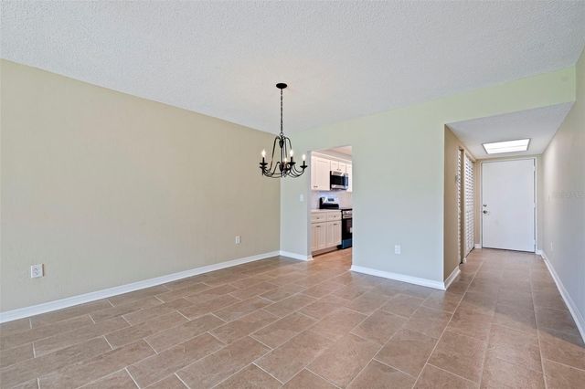 4595 CHANCELLOR STREET NE 105, St Petersburg, FL 33703