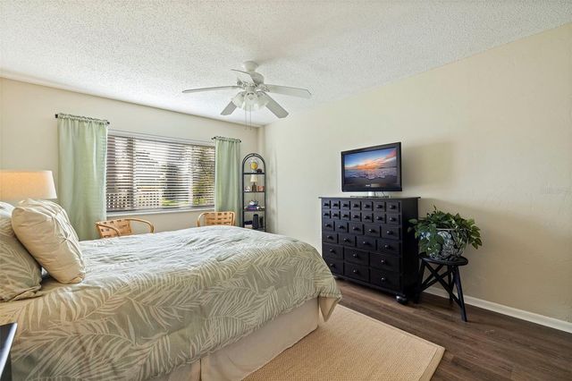 4595 CHANCELLOR STREET NE 105, St Petersburg, FL 33703