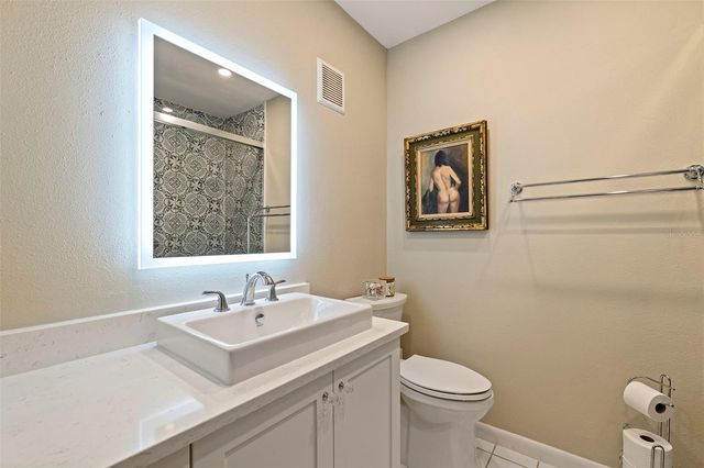 4595 CHANCELLOR STREET NE 105, St Petersburg, FL 33703