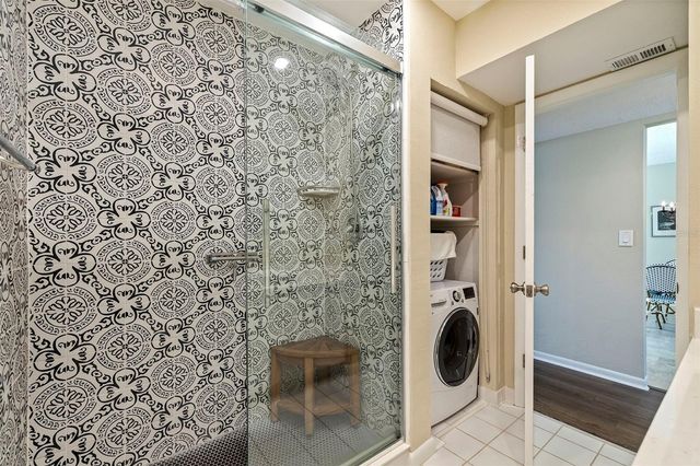 4595 CHANCELLOR STREET NE 105, St Petersburg, FL 33703