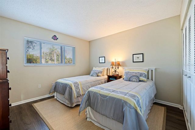 4595 CHANCELLOR STREET NE 105, St Petersburg, FL 33703