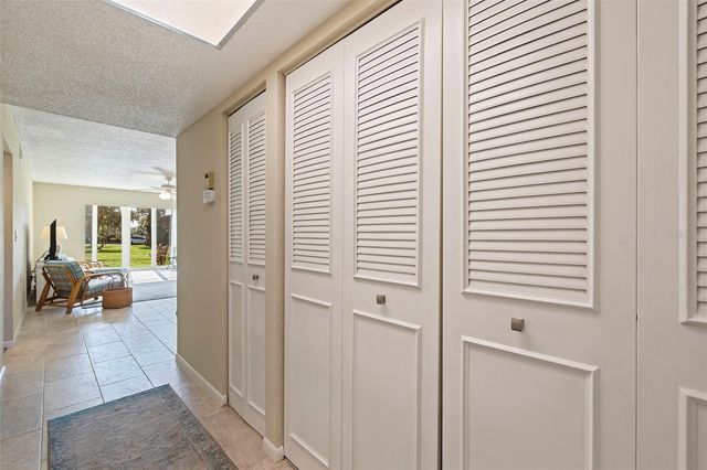 4595 CHANCELLOR STREET NE 105, St Petersburg, FL 33703