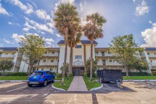 4595 CHANCELLOR STREET NE 105, St Petersburg, FL 33703