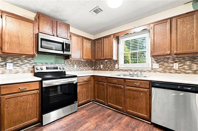 135 Sterling Court, Alpharetta, GA 30004