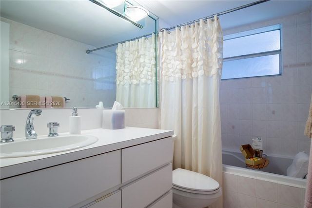 7100 Nova Dr 104A, Davie, FL 33317