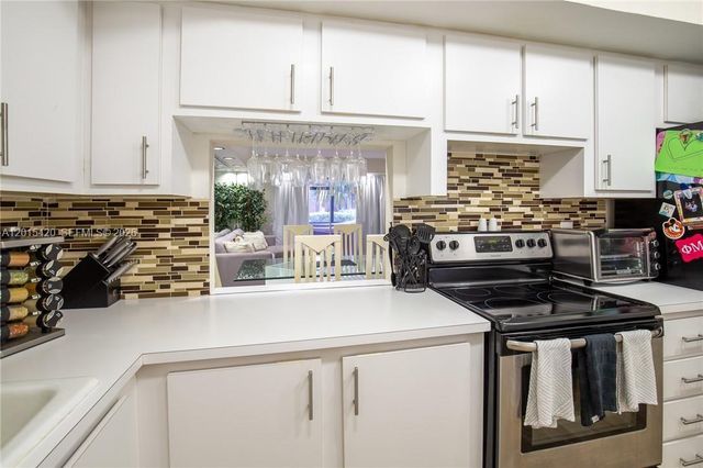 7100 Nova Dr 104A, Davie, FL 33317
