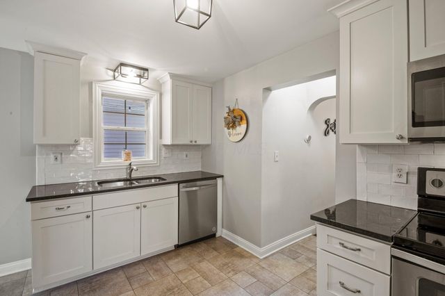 3694 Horseshoe Road, Delaware, OH 43015