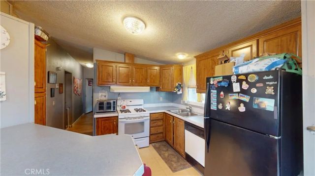 10550 Western 128, Stanton, CA 90680