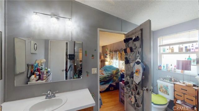 10550 Western 128, Stanton, CA 90680