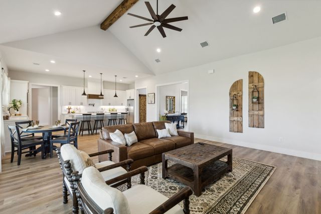 25 Dove Landing, Valley View, TX 76272